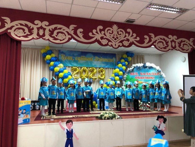 Қарасу орта мектебінде 1-сынып оқушыларының  " Қош бол сүйікті -Әліппем ! " атты әліппемен қоштасу кеші өткізілді .Кеш барысында оқушылар өз білімдері мен өнерлері көрсетті.